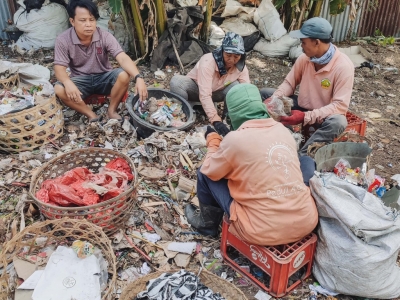 En Indonésie, notre combat contre les déchets commence à terre !